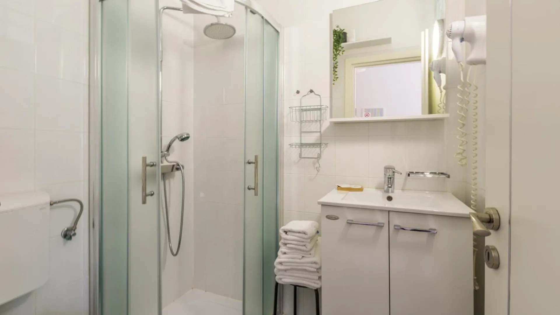 Trbovic Apartments Peaceful Stay With Free Parking, Pet-Friendly, And Bike Storage In Umag