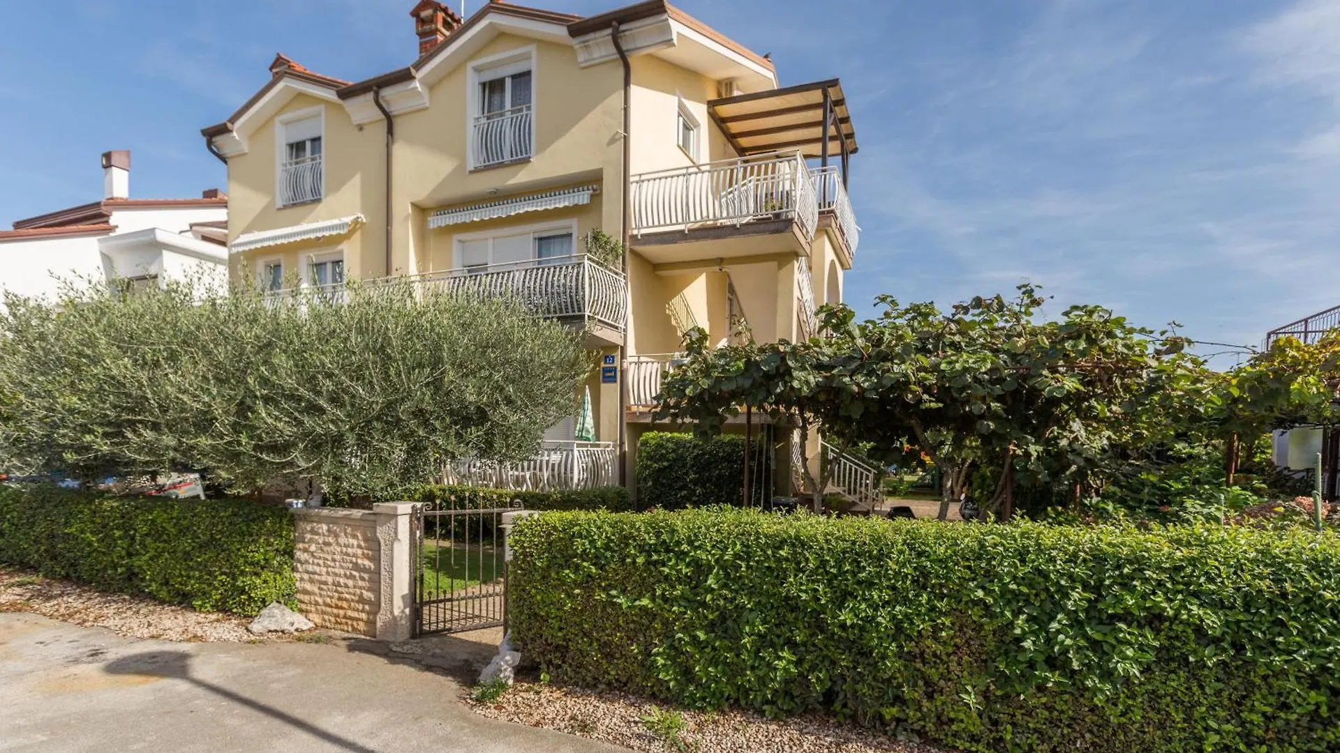 Trbovic Apartments Peaceful Stay With Free Parking, Pet-Friendly, And Bike Storage In Umag Chorwacja
