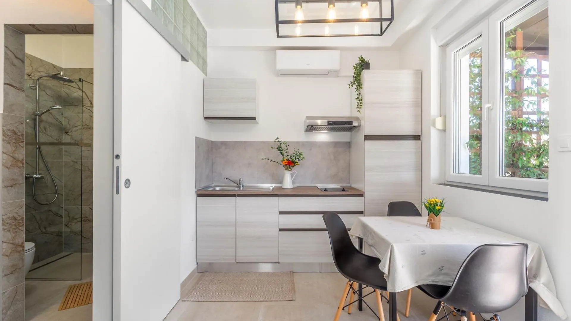 Trbovic Apartments Peaceful Stay With Free Parking, Pet-Friendly, And Bike Storage In أوماغ