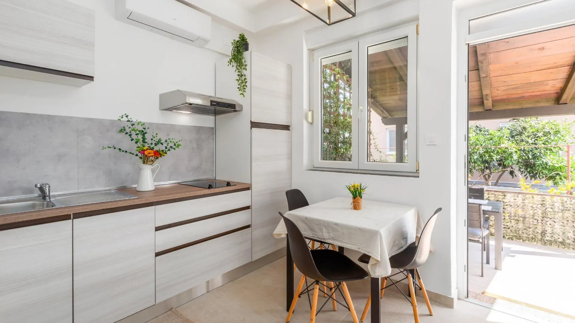 Trbovic Apartments Peaceful Stay With Free Parking, Pet-Friendly, And Bike Storage In أوماغ