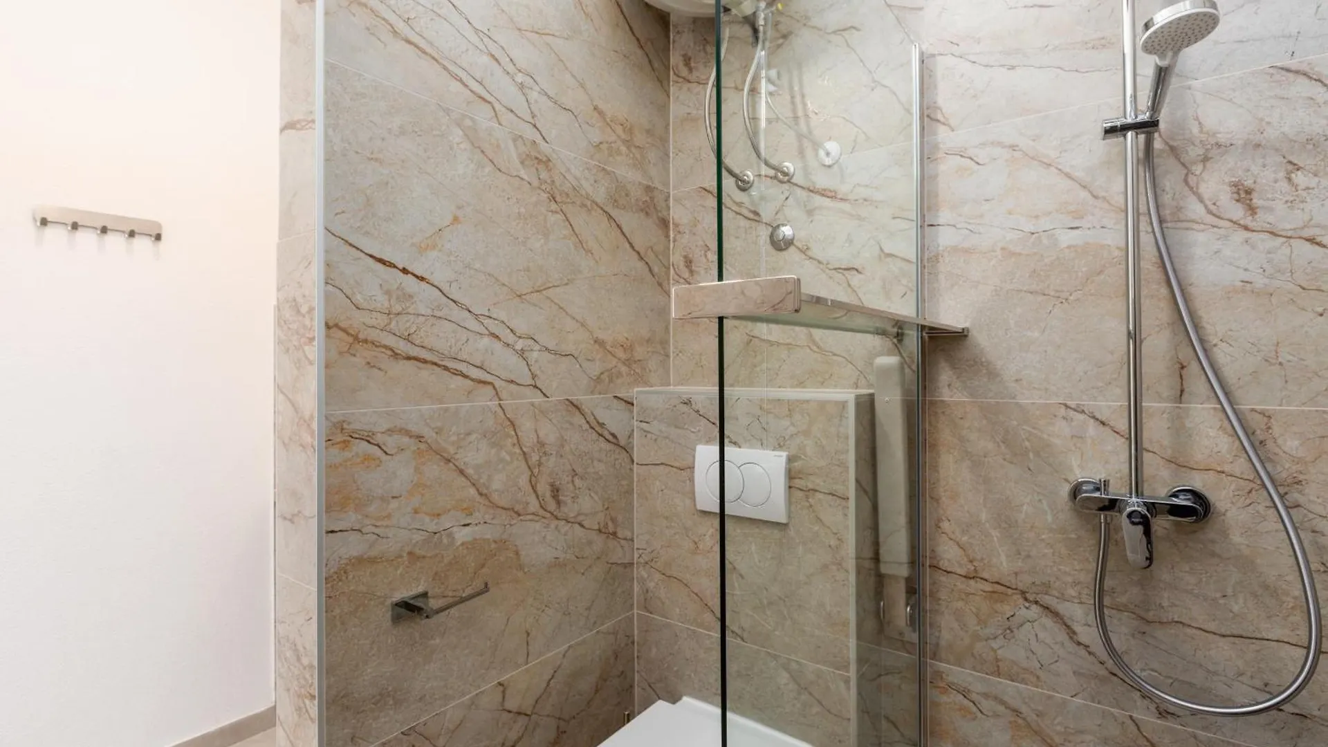 Trbovic Apartments Peaceful Stay With Free Parking, Pet-Friendly, And Bike Storage In Umag 0*,